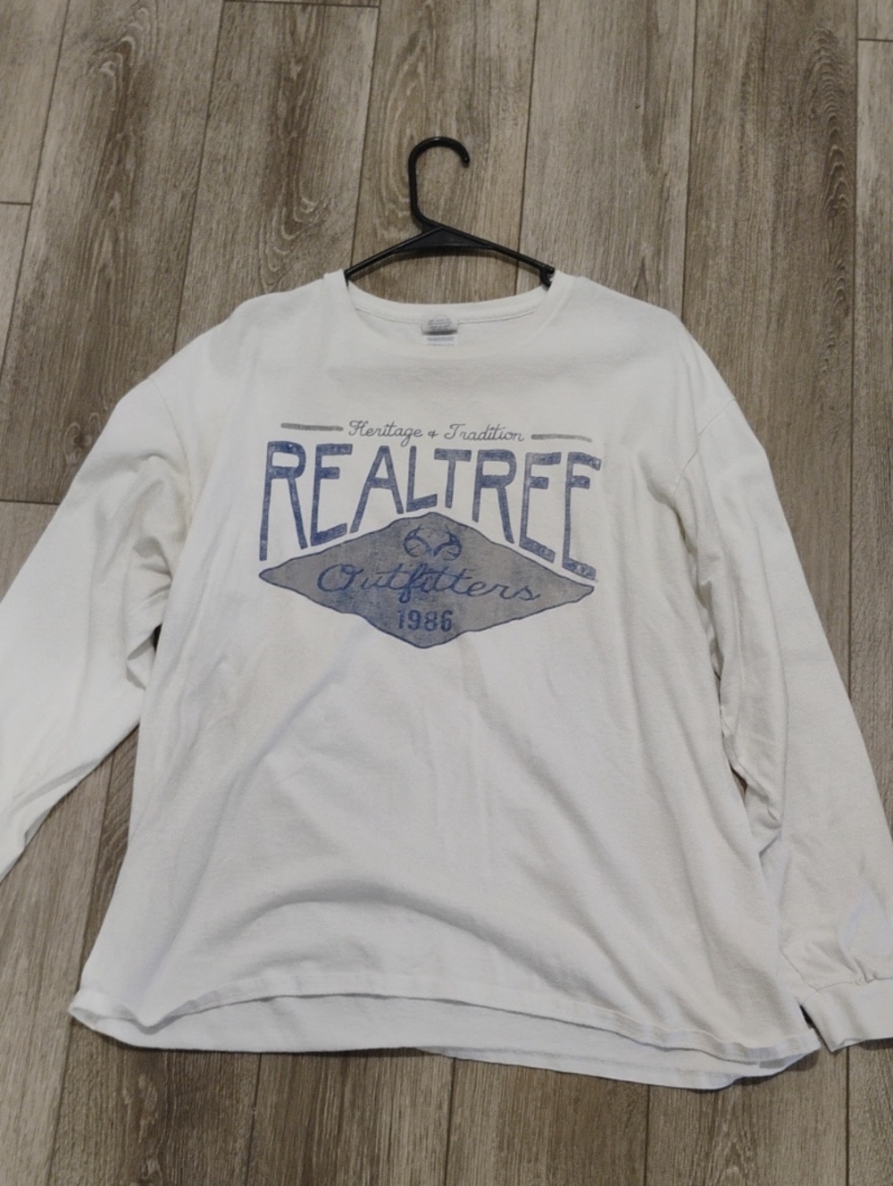 Realtree White Long Sleeve Graphic Tee with Blue Logo